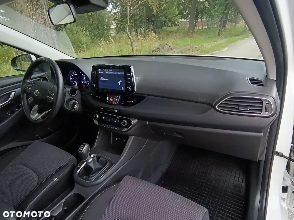 Hyundai i30 1.5 T-GDI 48V Modern - 14