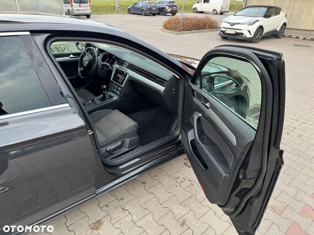 Volkswagen Passat 1.8 TSI BMT Comfortline - 9