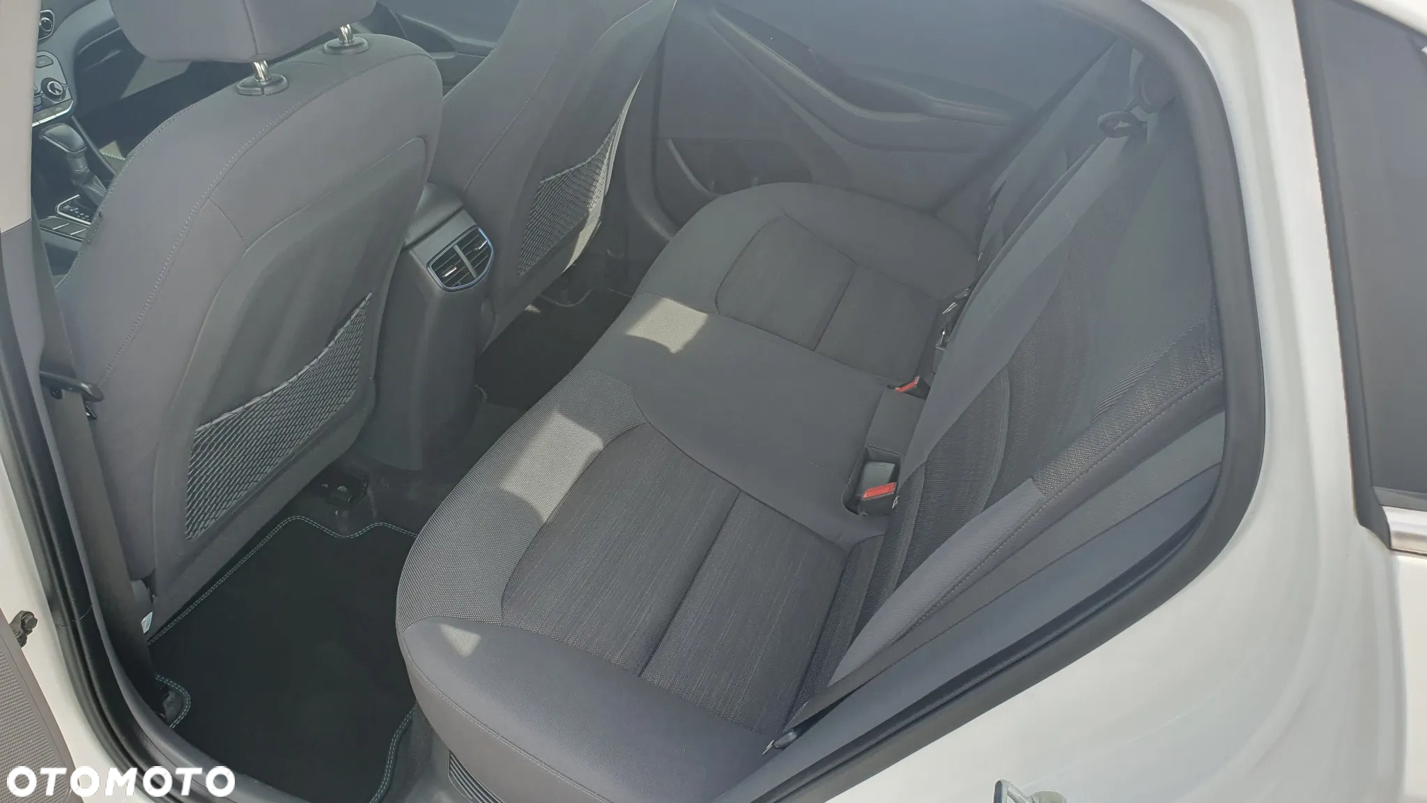 Hyundai IONIQ Hybrid 1.6 GDI Style - 17
