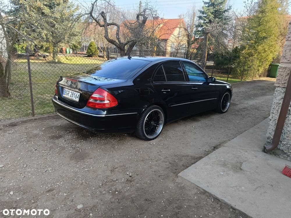 Mercedes-Benz Klasa E 240 4Matic Avantgarde - 8