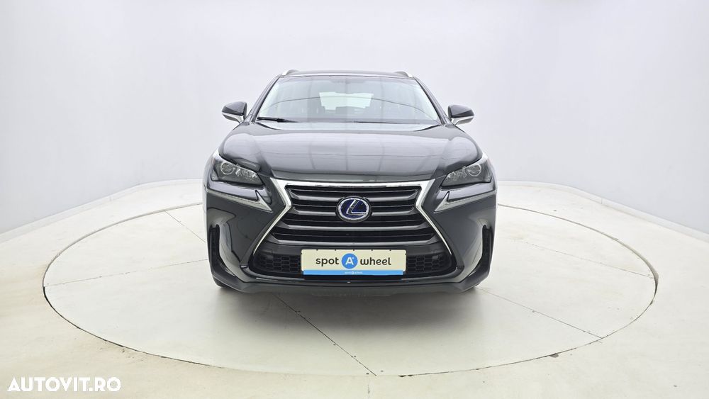 Lexus Seria NX - 2