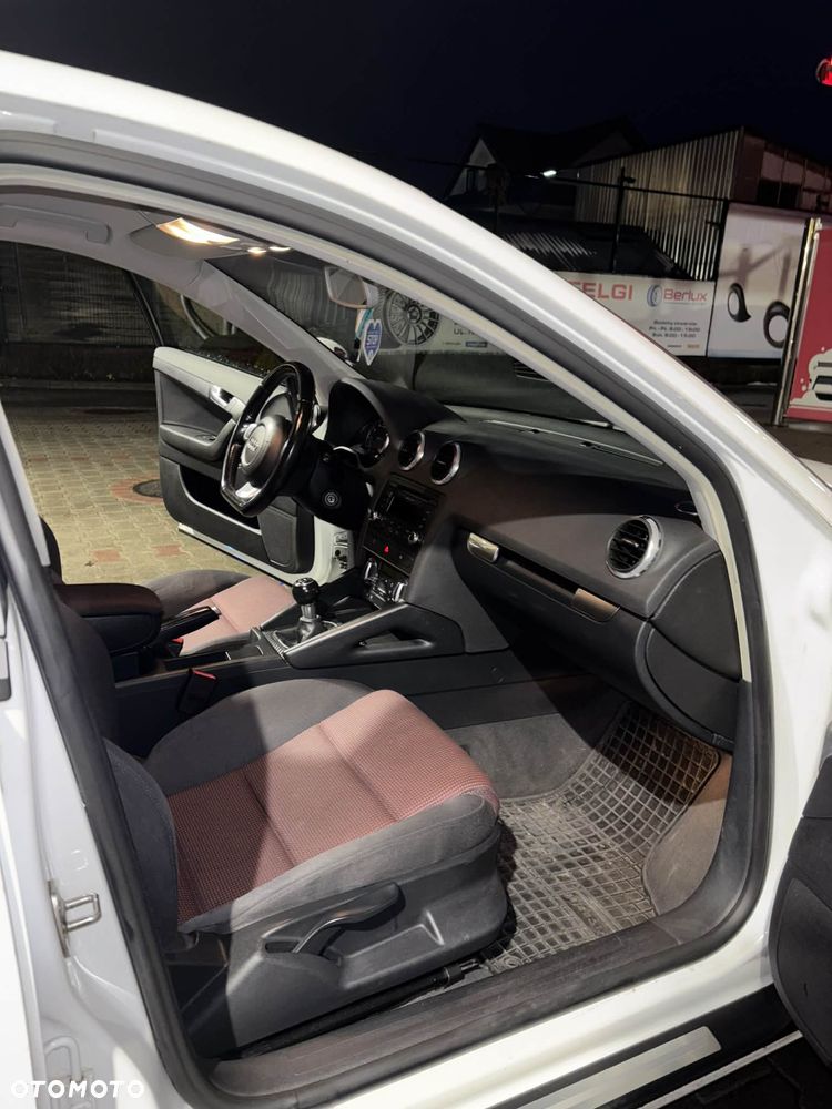 Audi A3 Sportback 1.4 TFSI Attraction - 9