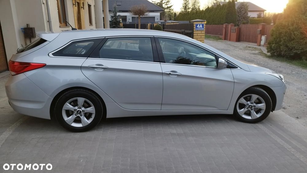 Hyundai i40 Kombi blue 1.6 Family - 7