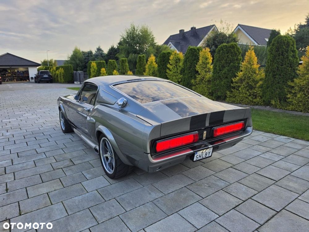 Ford Mustang - 12
