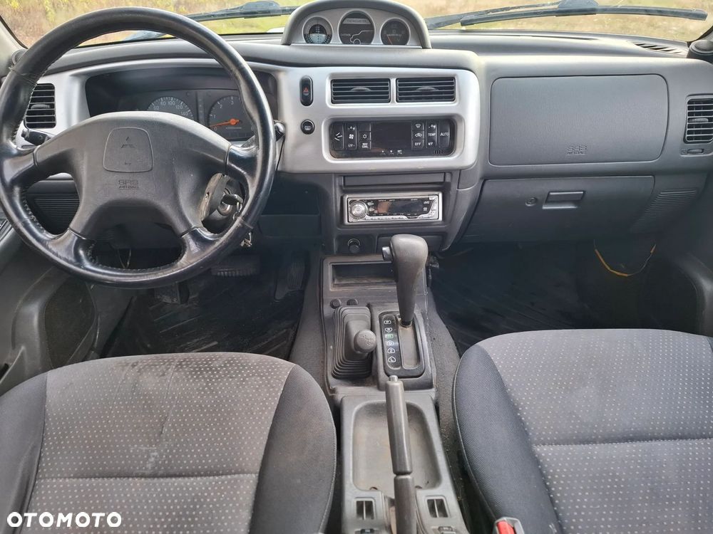 Mitsubishi L200 - 12