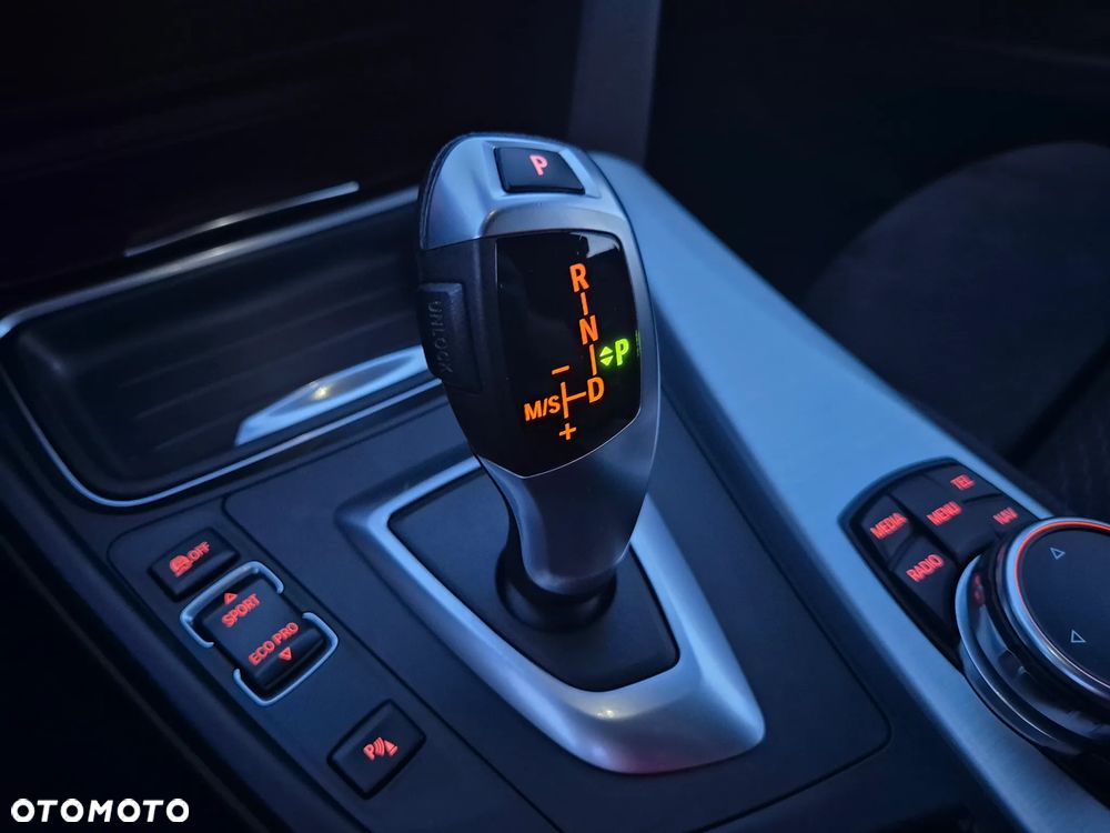 BMW Seria 3 - 38