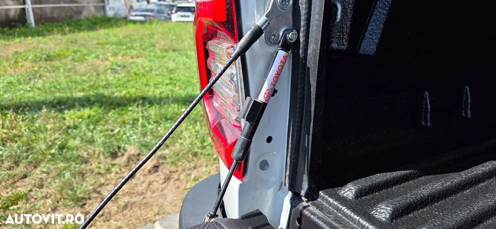 Toyota Hilux 2.8D 204CP 4x4 Double Cab AT GR Sport - 37