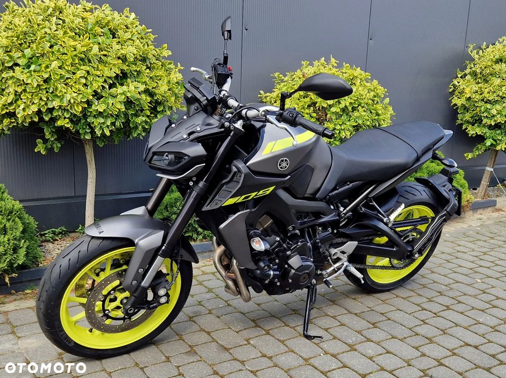 Yamaha MT - 5