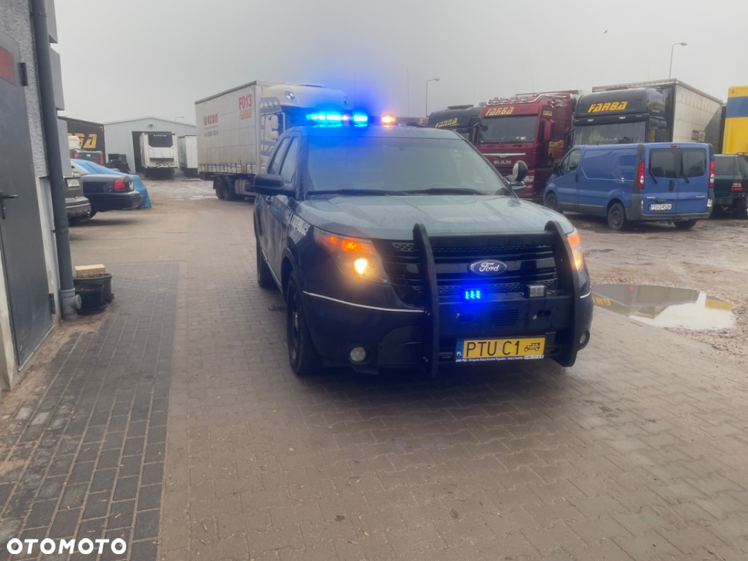 Ford Explorer - 16