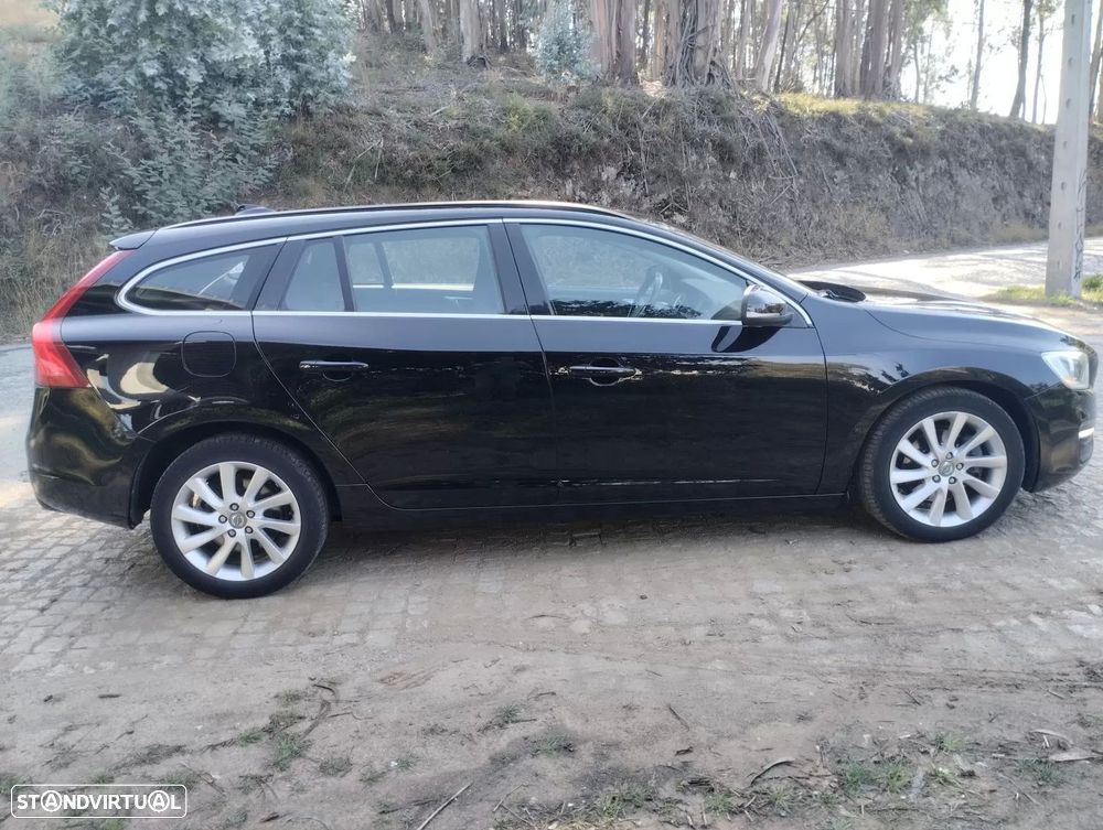 Volvo V60 2.0 D4 Momentum Eco Geartronic - 8