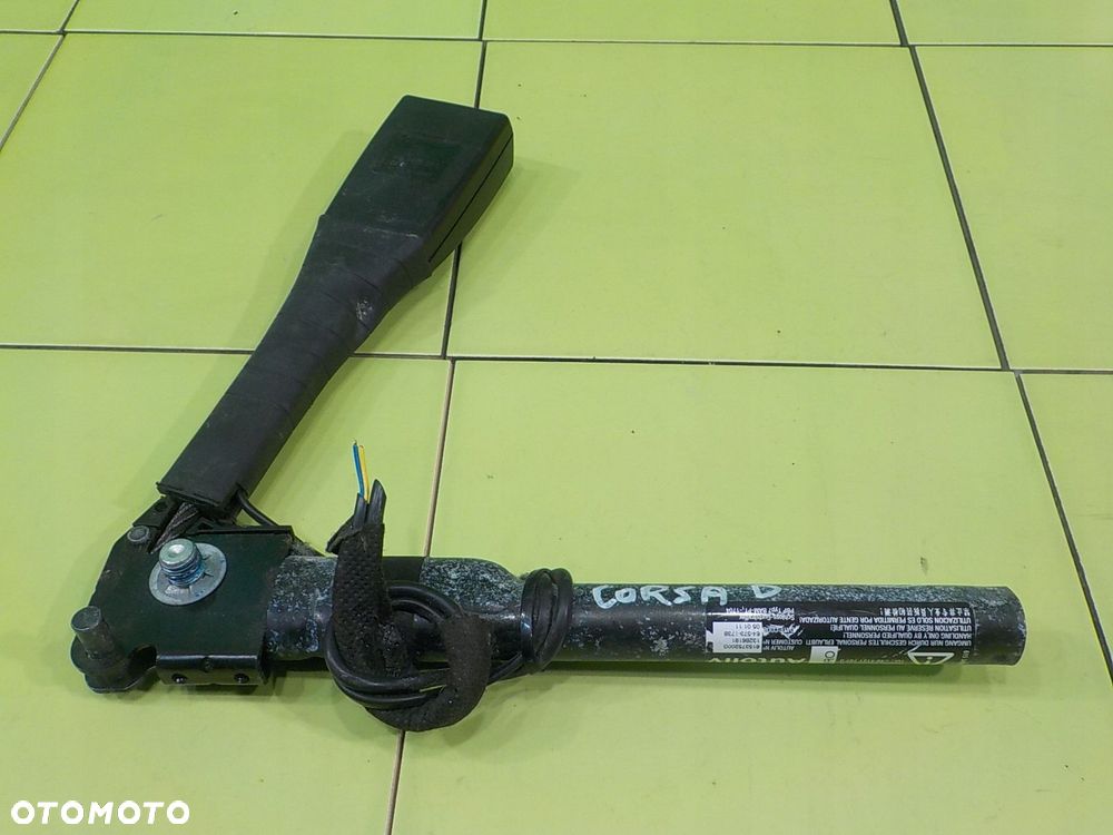 CORSA D LIFT 1.2 B 11r HB 5D napinacz zapinka pasa prawa przod 616046800C - 2