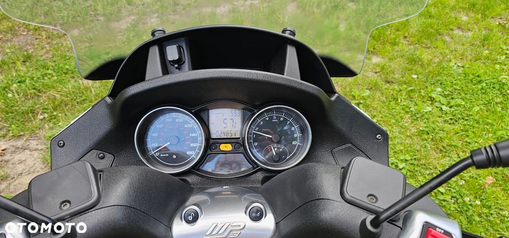 Piaggio MP-3 - 25