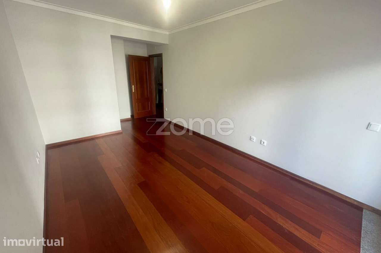 T3 no Centro de Viseu | 2 WC | Cozinha Equipada | Garagem + Arrumo - Grande imagem: 3/18