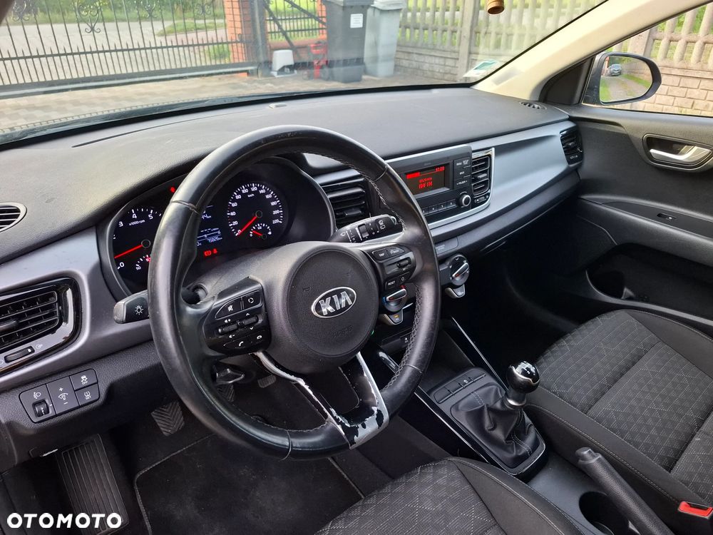 Kia Rio - 12