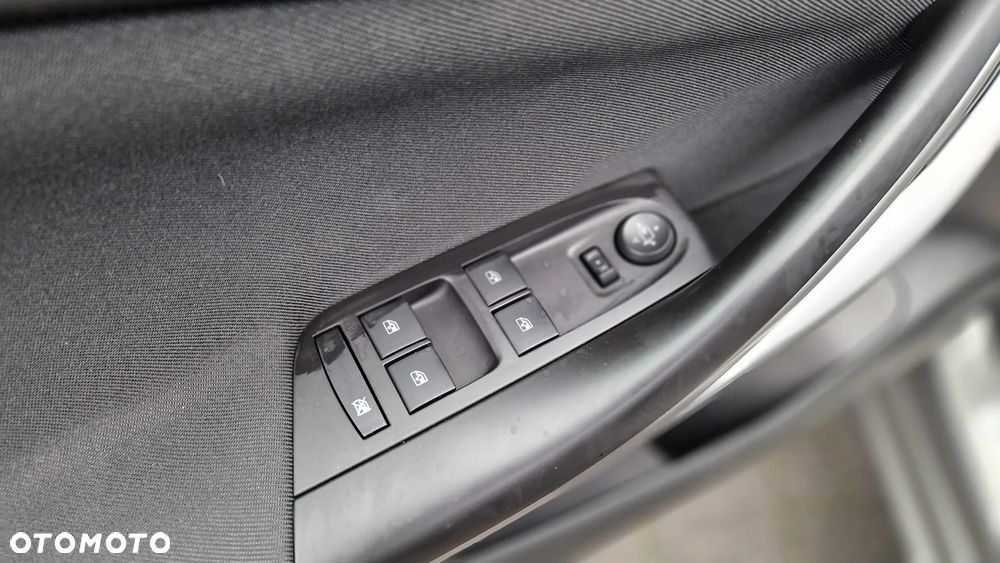 Opel Astra 1.6 D Start/Stop 120 Jahre - 23