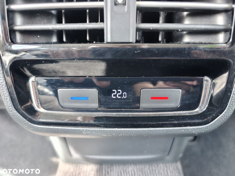 Volkswagen Passat - 23