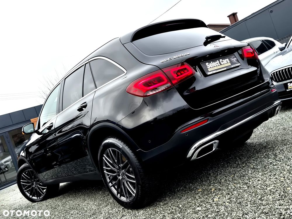 Mercedes-Benz GLC - 37