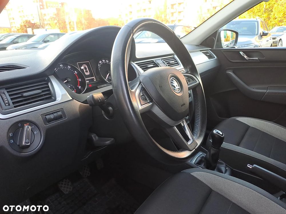 Skoda RAPID 1.2 TSI Ambition - 13