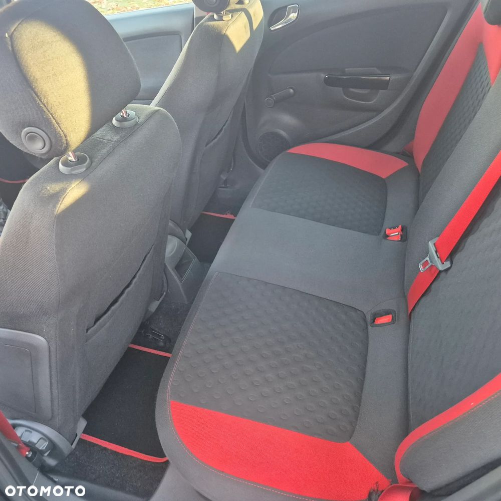 Opel Corsa 1.6 Turbo GSi - 11