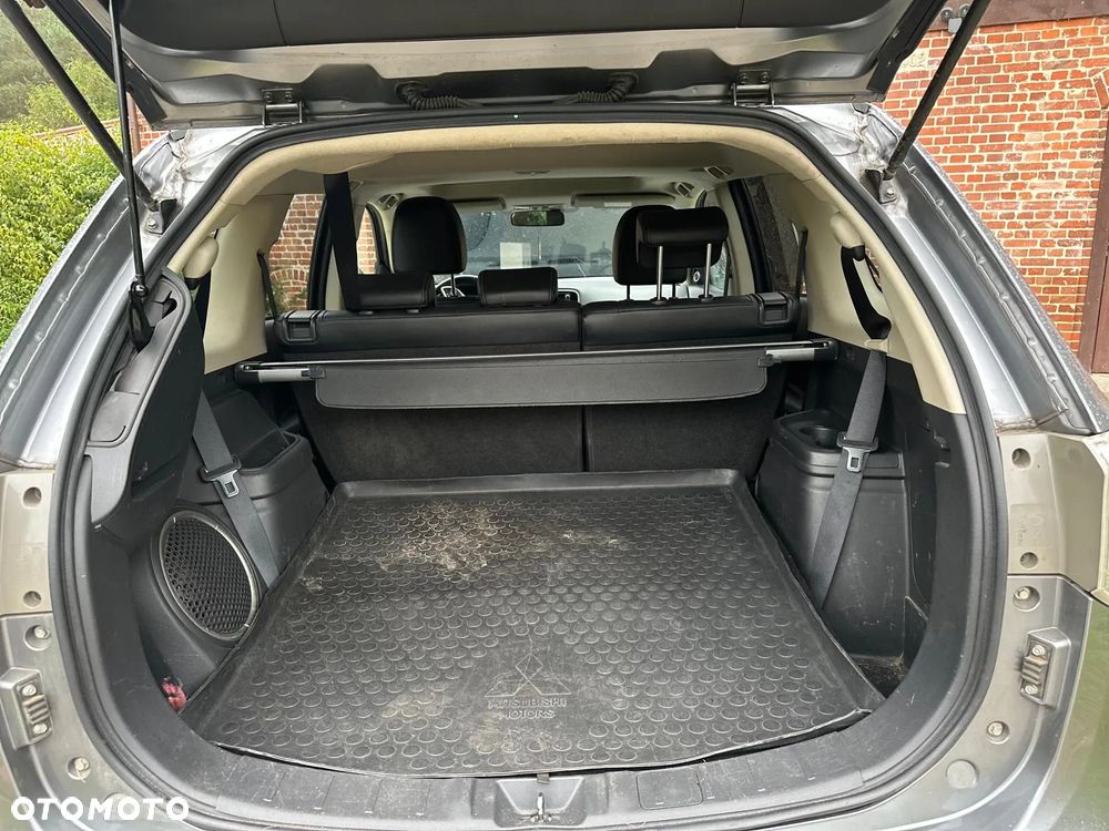 Mitsubishi Outlander 2.2 DID Intense + 4WD - 11