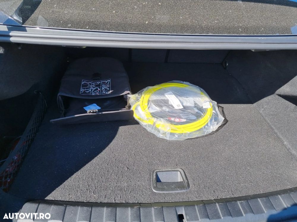 BMW Seria 3 330e Aut. M Sport - 12