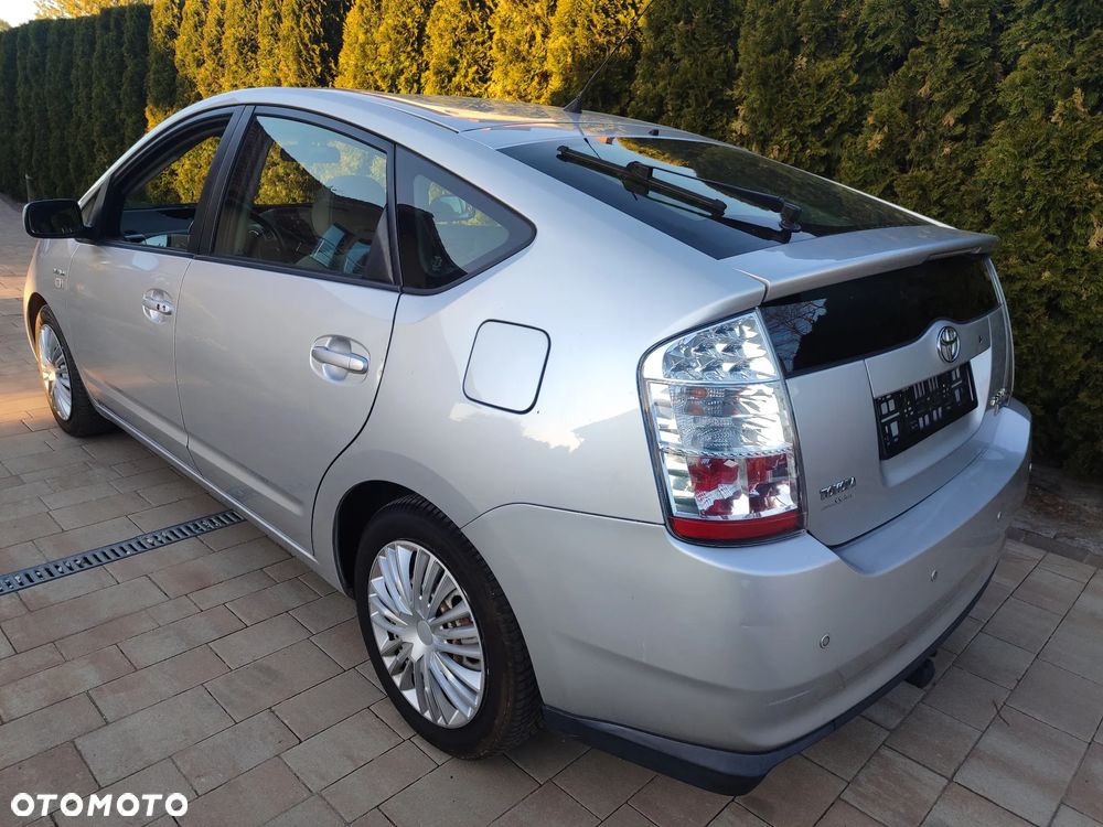 Toyota Prius - 13