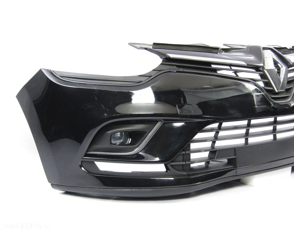 Zderzak przedni Renault Clio 4 16 - 20 Kod lakieru EEC - 17