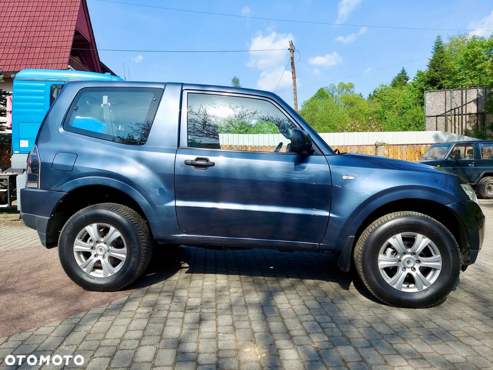 Mitsubishi Pajero - 10