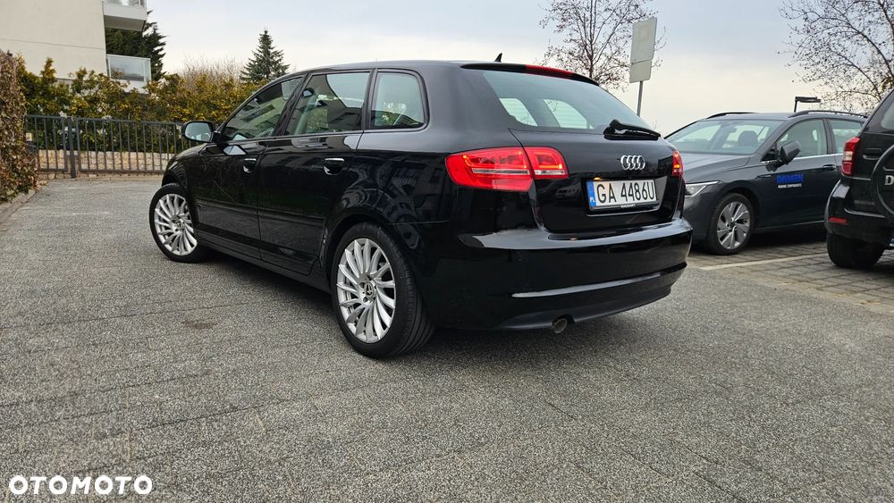 Audi A3 Sportback 1.6 TDI DPF Attraction - 6