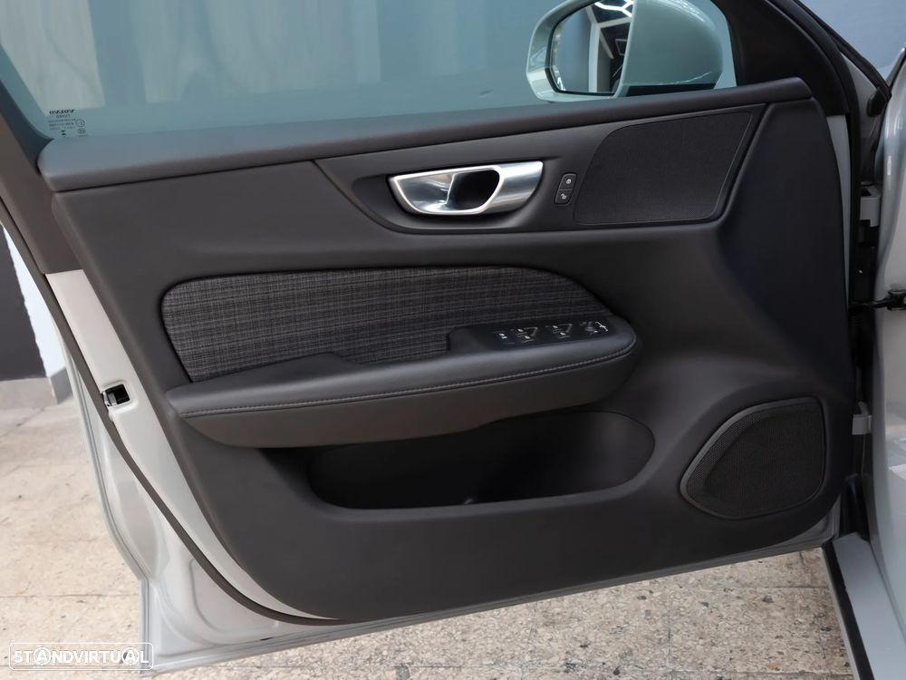Volvo V60 2.0 T6 AWD TE Essential - 14