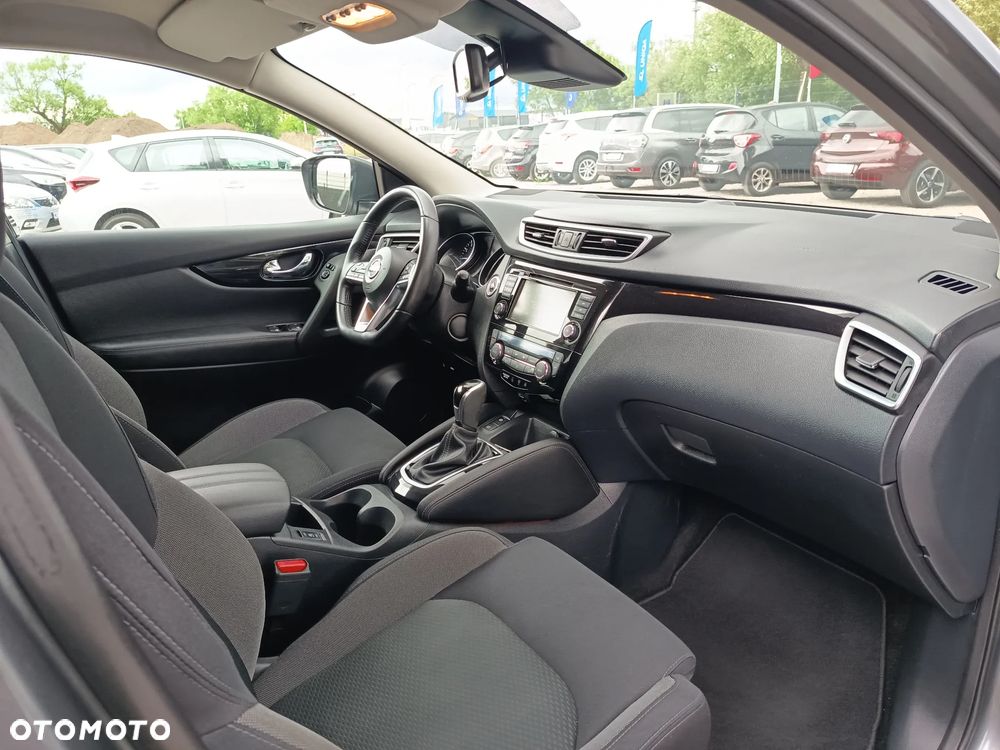 Nissan Qashqai 1.3 DIG-T DCT SHIRO - 34