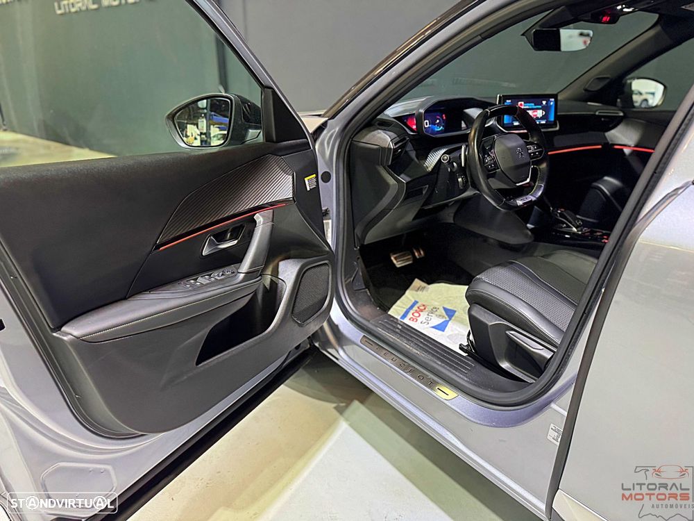 Peugeot 2008 1.2 PureTech GT Line EAT8 - 13