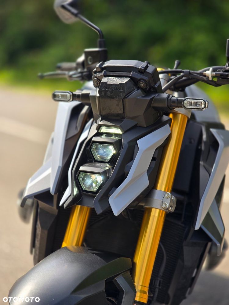 Suzuki GSX 1000 - 9