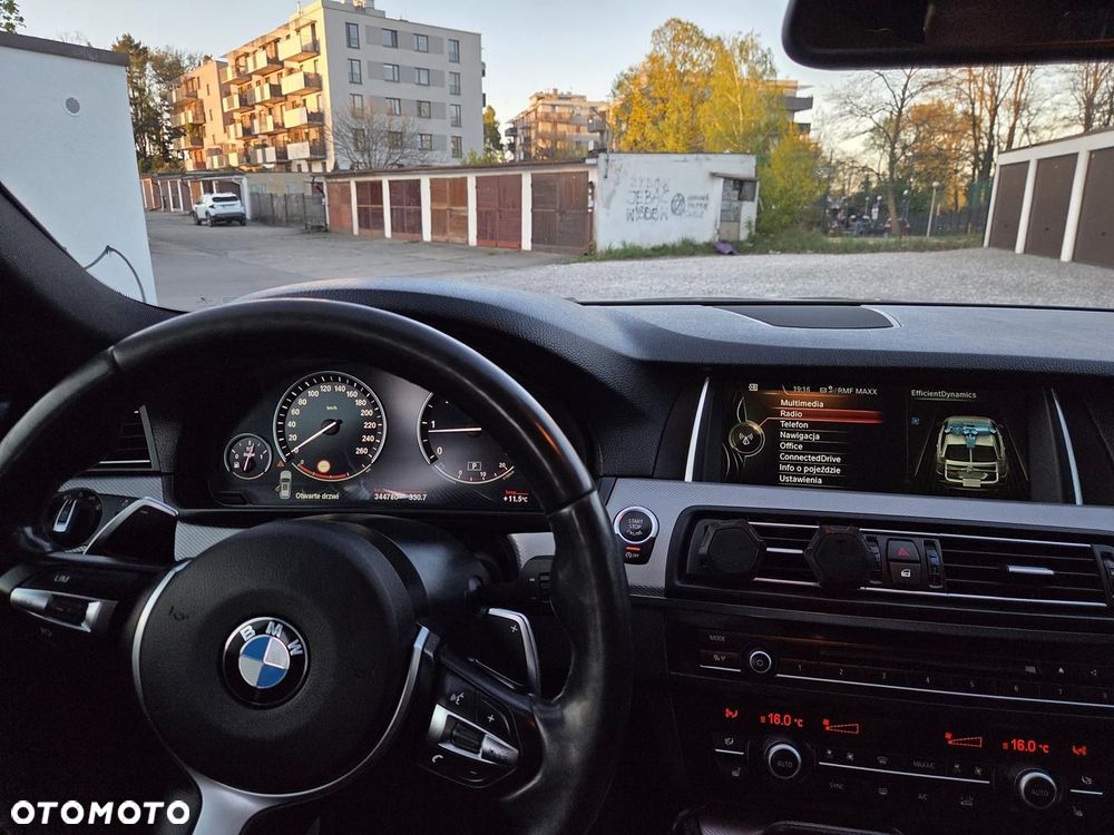 BMW Seria 5 520d - 25