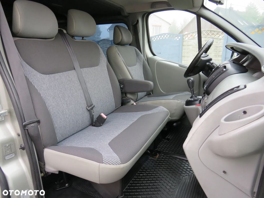 Opel Vivaro Long 2.5CDTI 145Ps *Brygadówka 6 osób*Automat* - 30