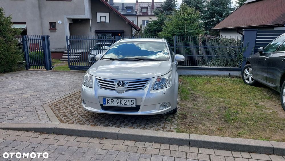 Toyota Avensis 2.0 D-4D Sol - 2