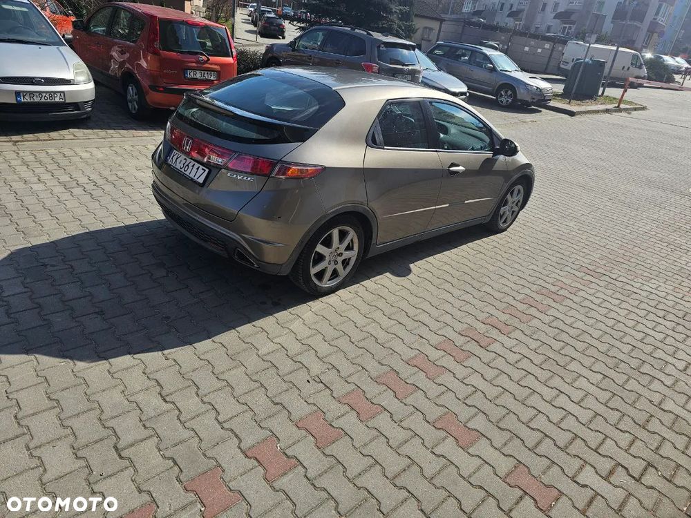 Honda Civic 1.8 Comfort - 3