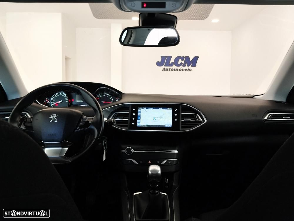 Peugeot 308 1.2 PureTech Allure - 27