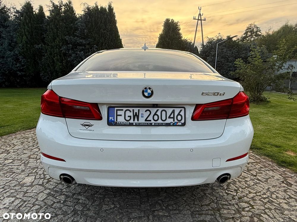 BMW Seria 5 520d - 10
