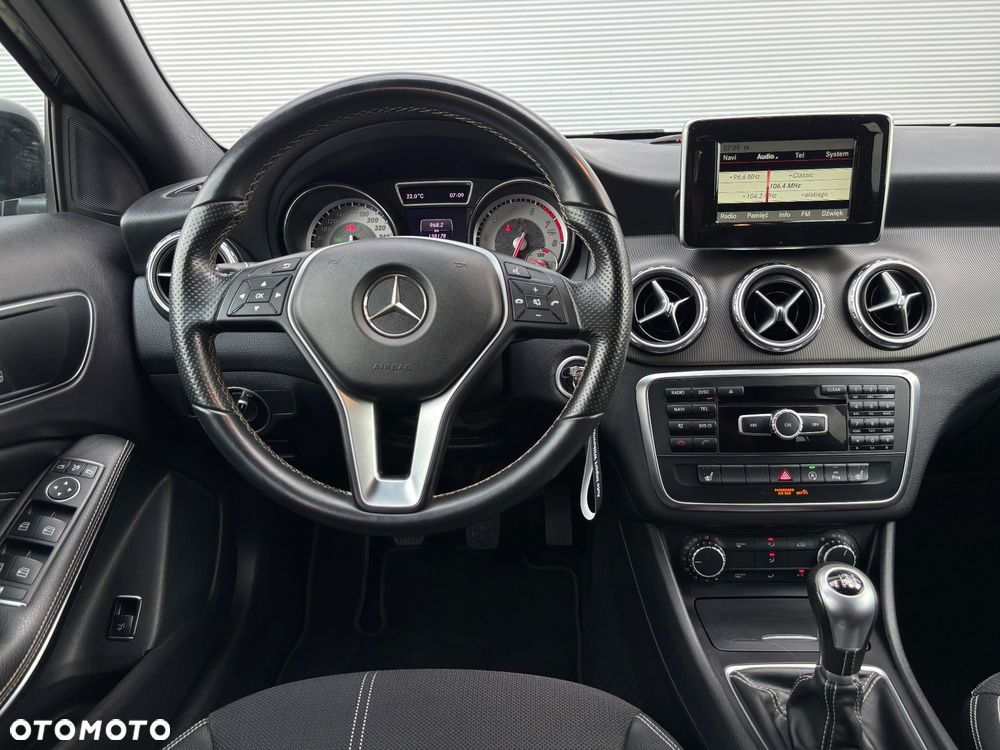 Mercedes-Benz GLA 200 Urban - 27