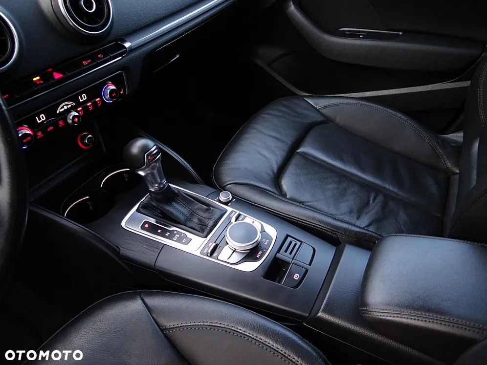 Audi A3 Sportback 1.8 TFSI S tronic Attraction - 32