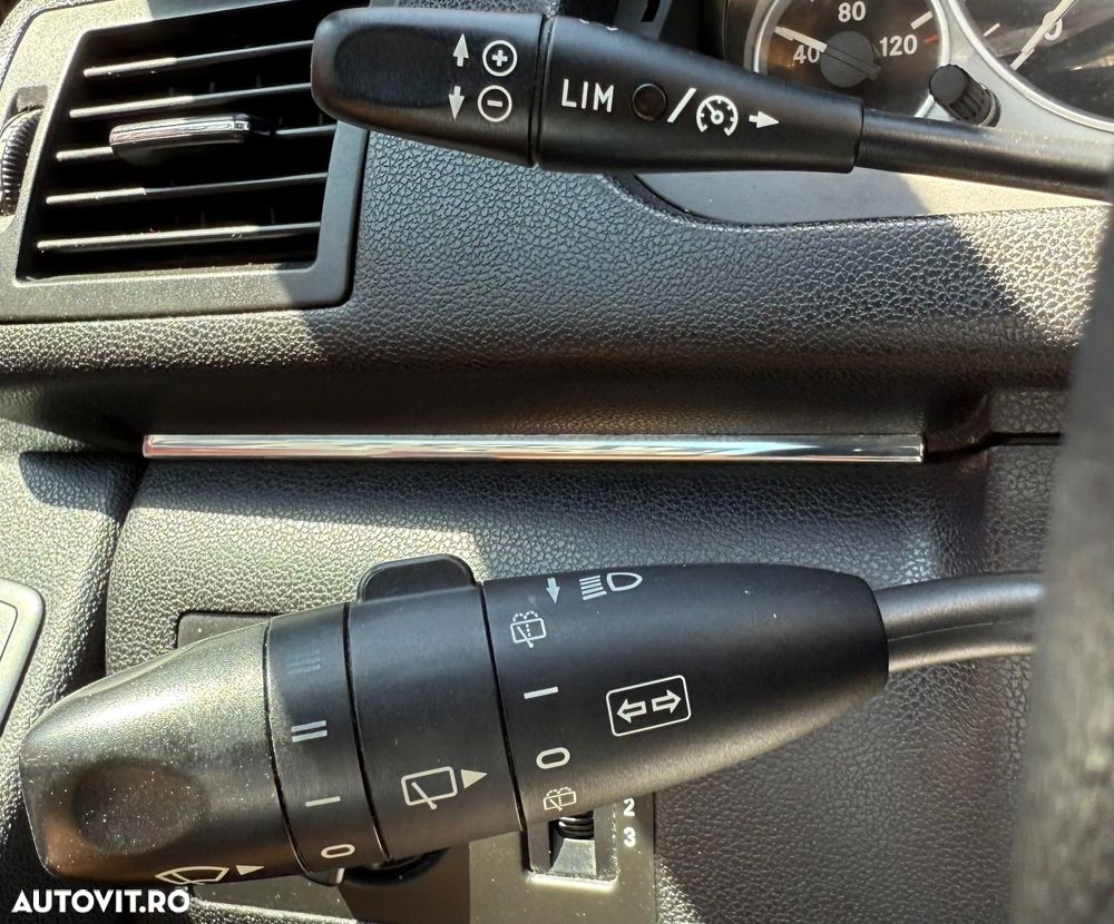 Mercedes-Benz B - 12