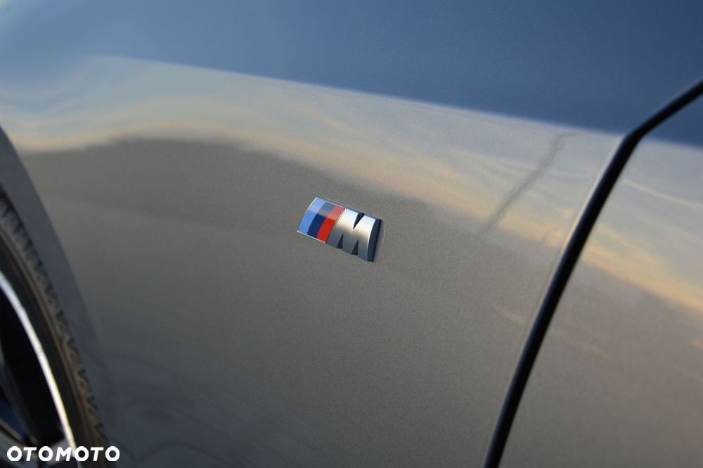 BMW Seria 3 330i M Sport - 10