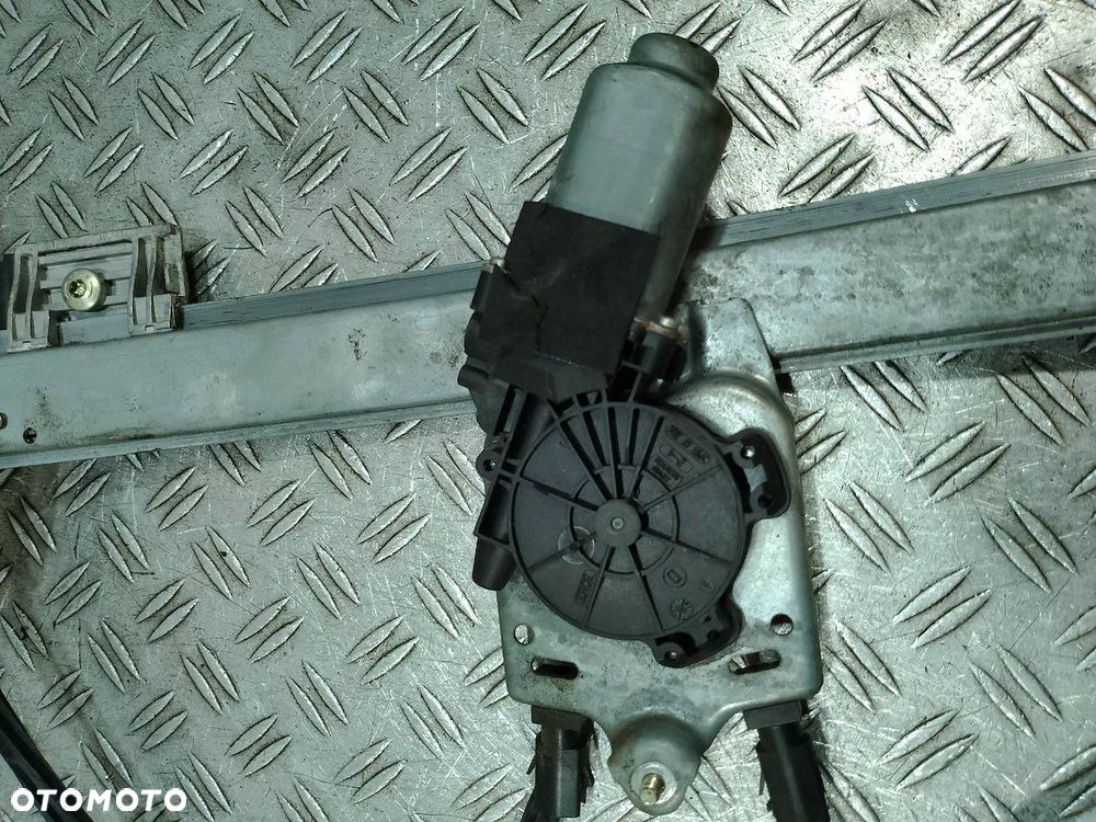 PODNOŚNIK SZYBY LEWY PRZÓD RENAULT MEGANE II 403241 - 5