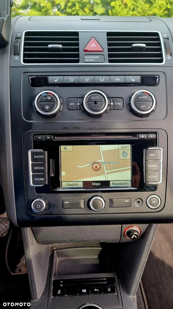 Volkswagen Touran 2.0 TDI DPF BlueMotion Technology Cup - 17