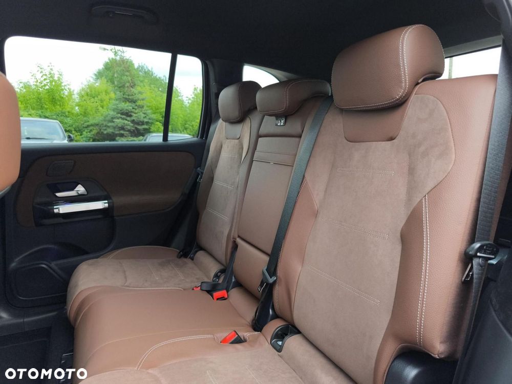 Mercedes-Benz GLB - 21