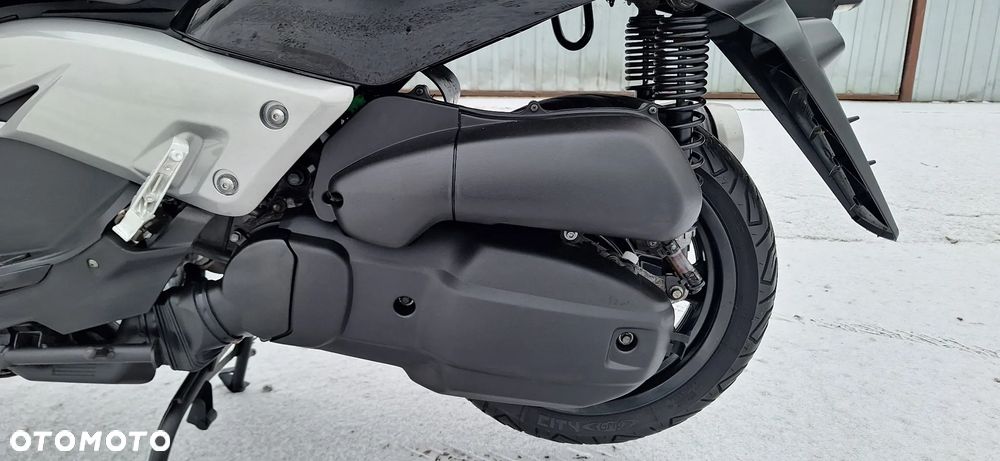 Yamaha X-max - 9