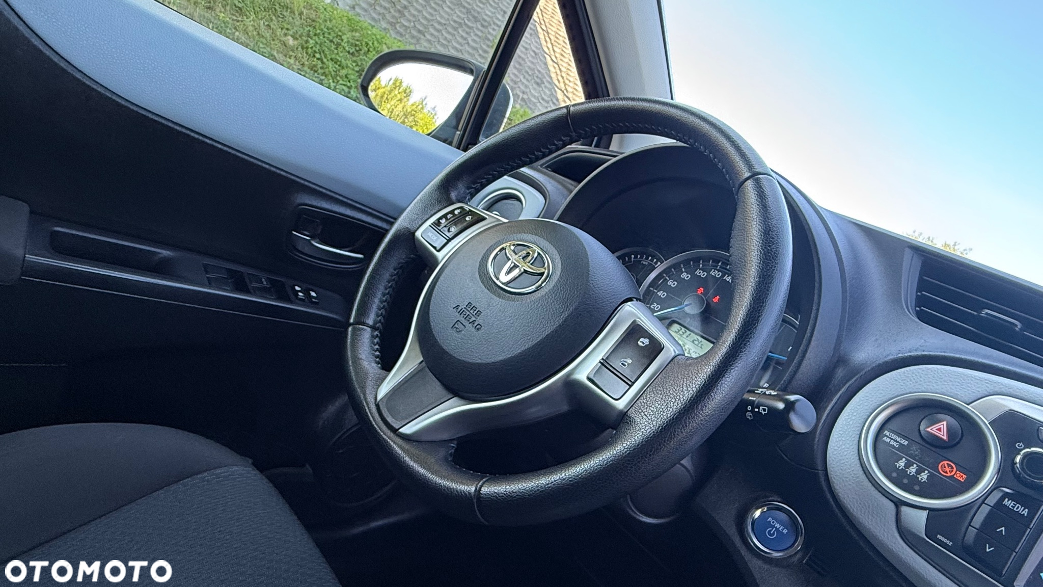 Toyota Yaris Hybrid 100 Active - 18