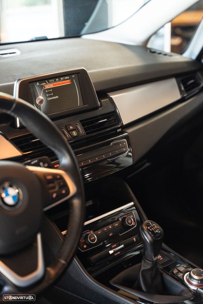 BMW 214 Active Tourer d Luxury Line - 10