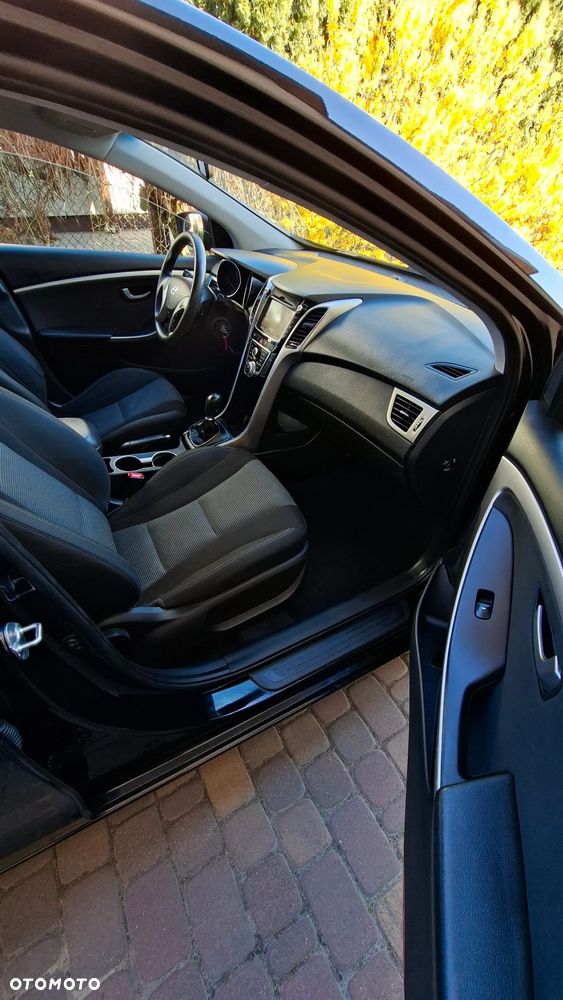 Hyundai i30 blue 1.4 Passion - 16